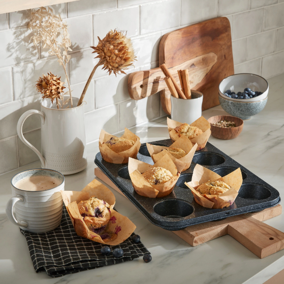 DENBY QUANTANIUM FINISH 6 CUP MUFFIN TIN