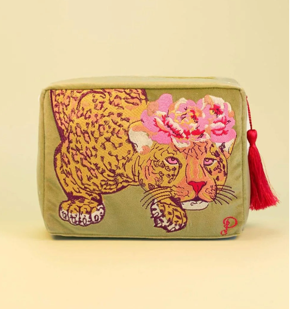 Climbing Leopard Velvet Washbag