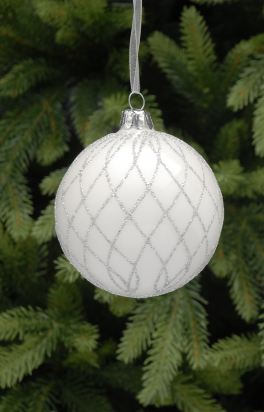 Criss Cross Matt Silver Bauble 8cm