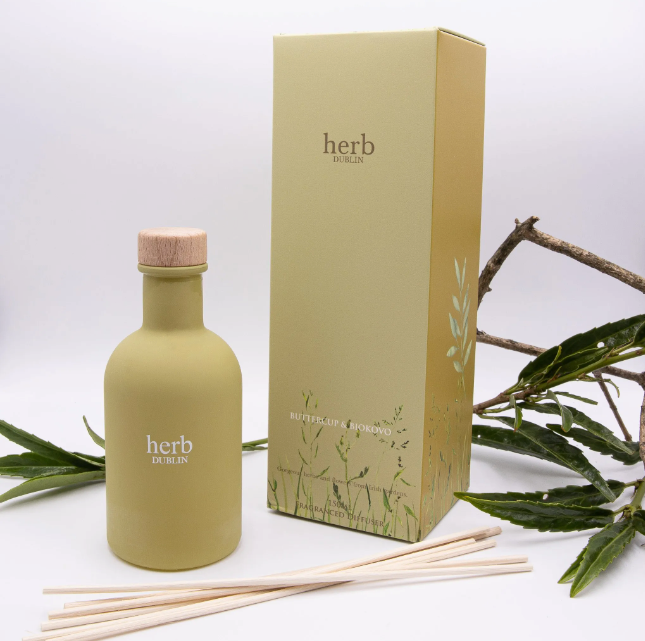 HERB BUTTERCUP AND BEE BALM DIFFUSER