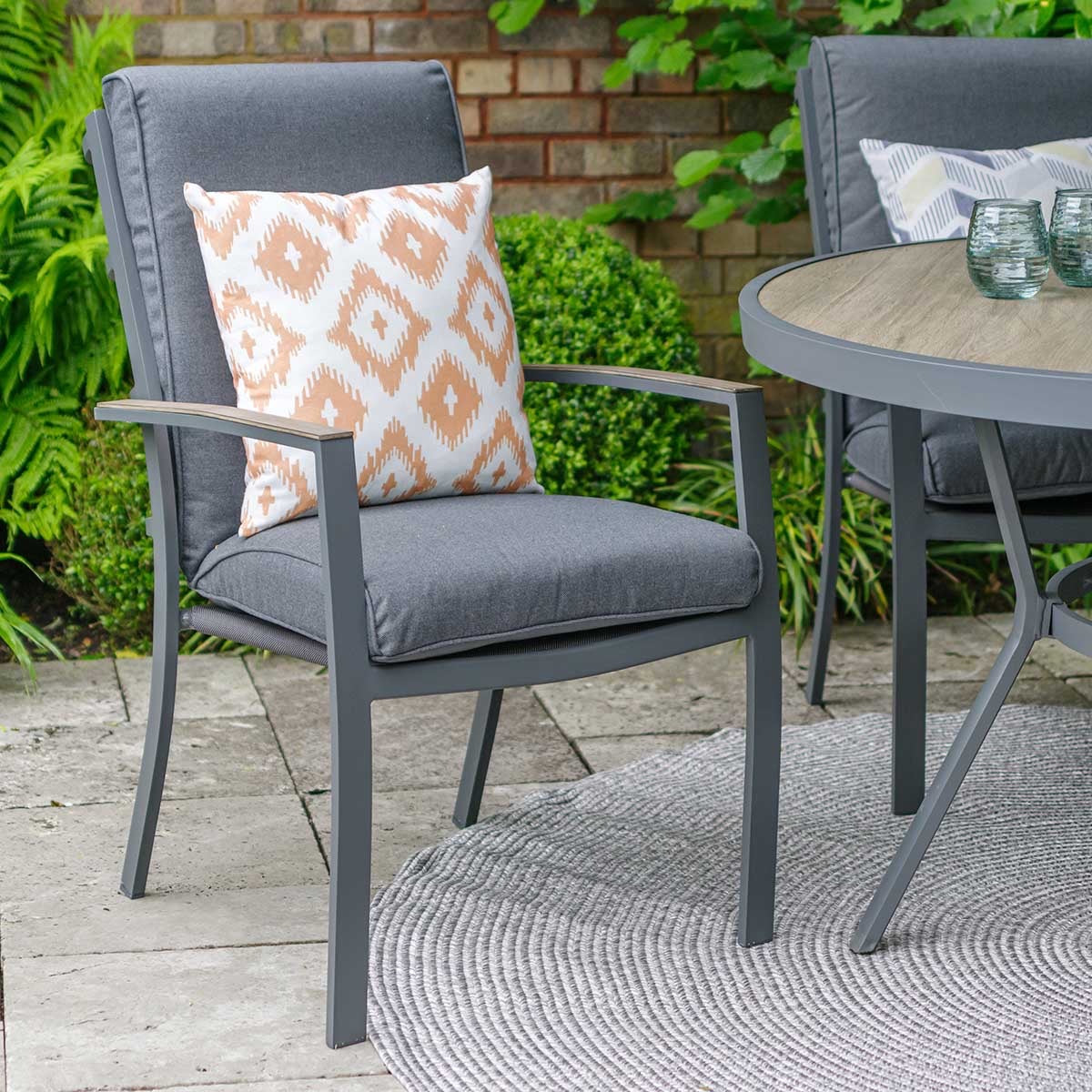 Monza 4 Seat Set with Highback Armchairs and 2.5m Parasol