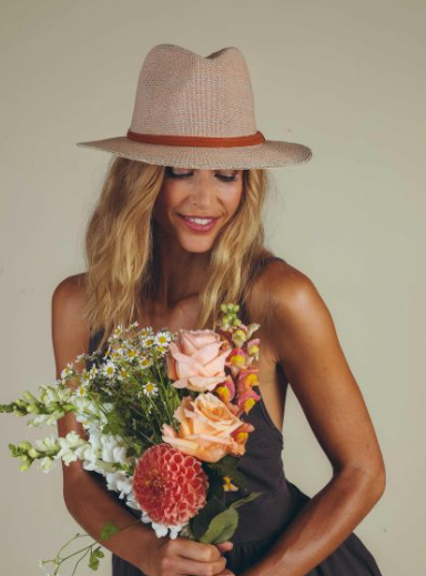 Natalie Hat in Apricot