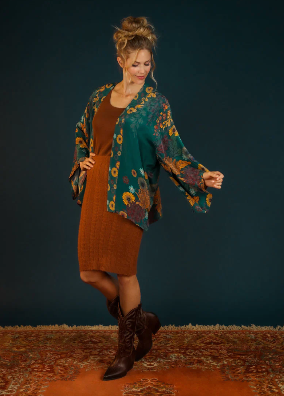 Powder Trailing Wisteria Kimono Jacket - Teal