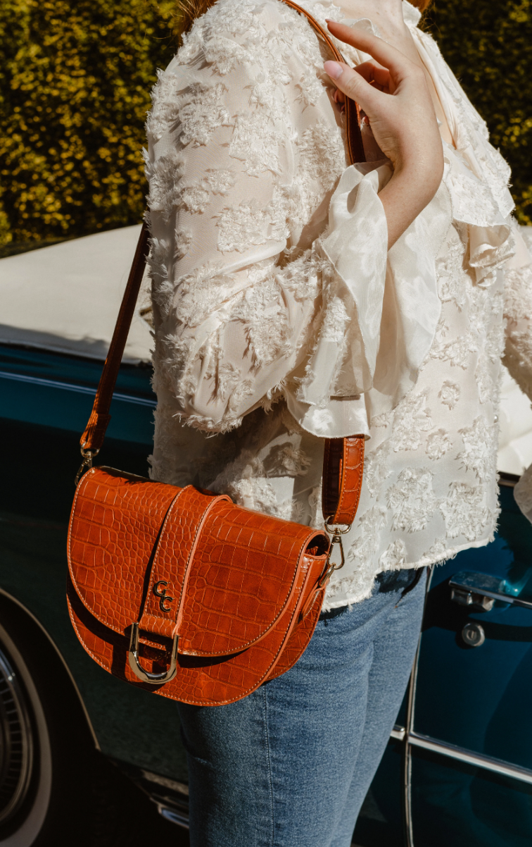 Saddle Bag Tan Croc Detail