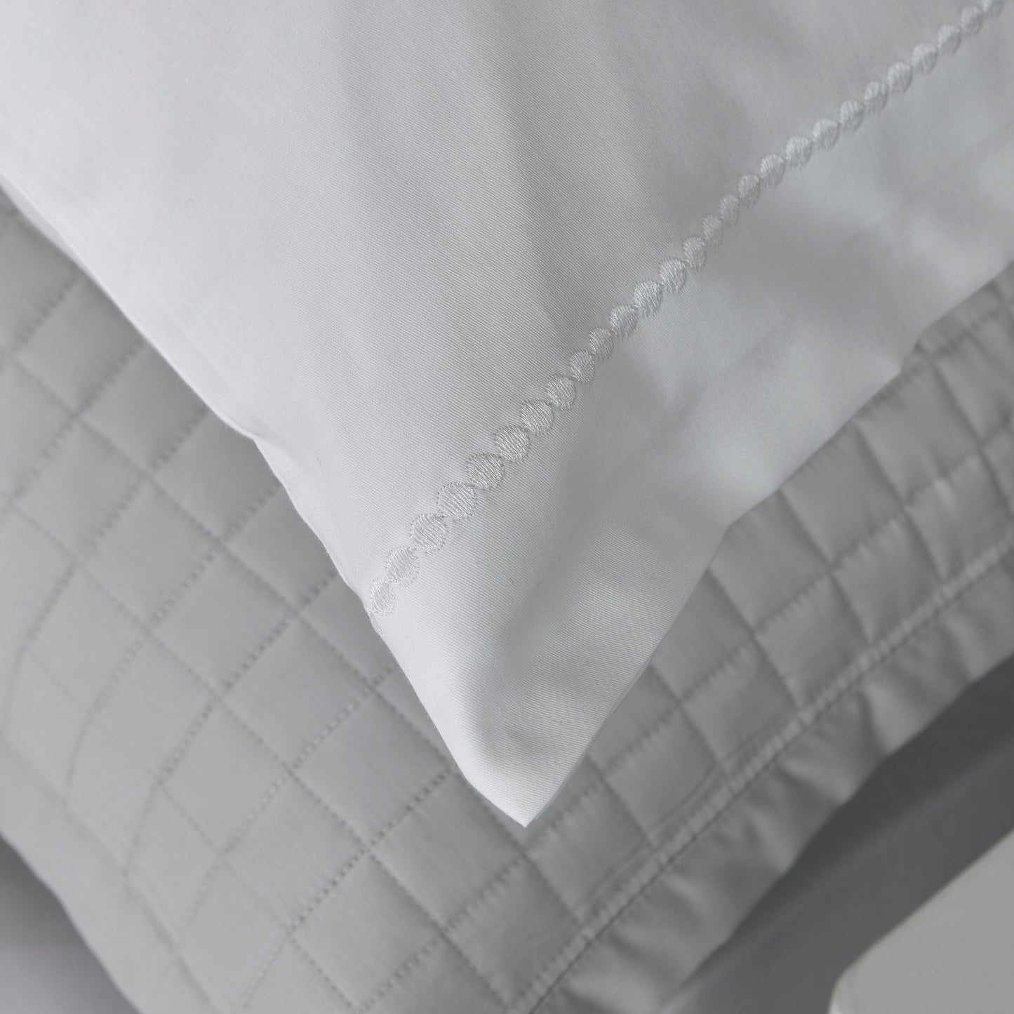 Christy Appleby Duvet Set White