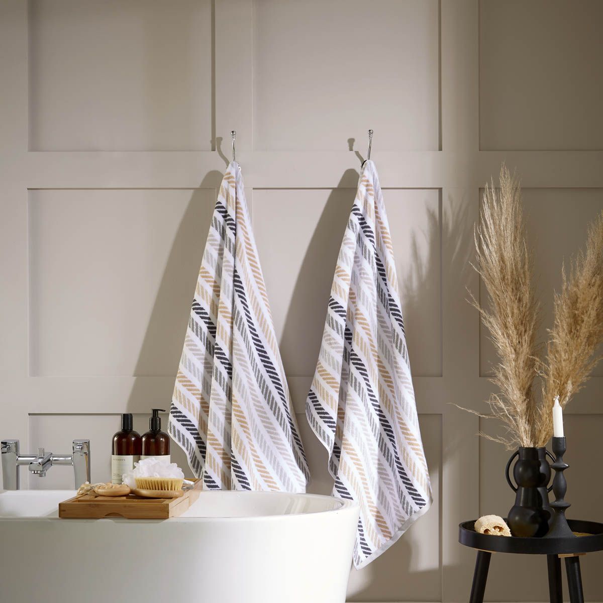 Ashley Bath Sheet Neutral